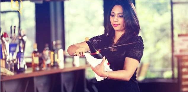 VIDEO: How to Saber a bottle of Champagne